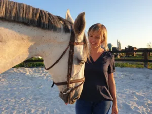 Florence Pichuèque Vetérinaire Equin à domicile 37-72-49-41 | Ostéopathe, Phytothérapie Chevaux à Brèches