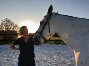 Florence Pichuèque Vétérinaire Ostéopathe Equin 37-72-49-41 | Phytothérapie Chevaux à Brèches