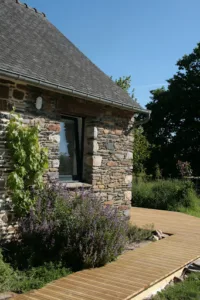 Céline Henry Ostéopathie vétérinaire et phytothérapie en Bretagne à Guerlédan